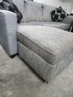 Beautiful sectional couch it is Reversible!