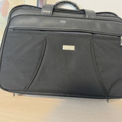 US Luggage Canvas Briefcase Luggage Carry Bag Black. 