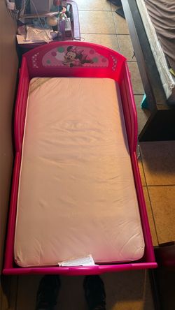 Minnie Mouse bed