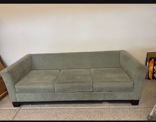Sleeper Sofa / Pull-Out Couch – Great Condition