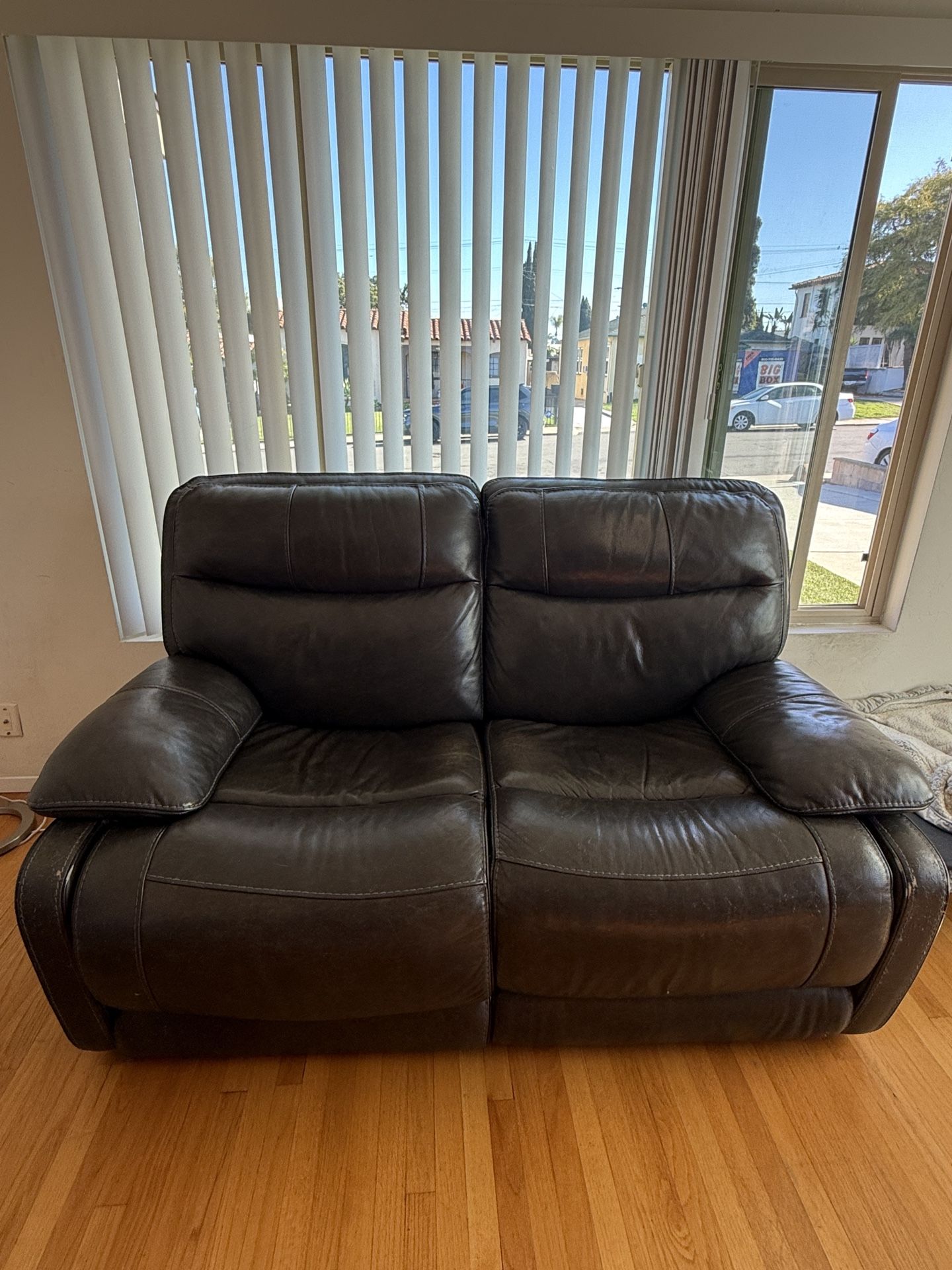 Electric recliner / Love Seat / leather Couch