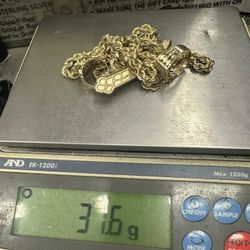 Gold rope chain