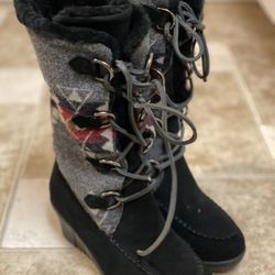 Pendleton Women’s Size 9  Boots 