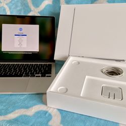 MacBook Air M2 13.6” 8GB