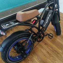 S4 Long Range Moped-Style Electric Bike