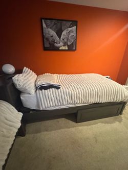 2 Twin XL Adjustable Beds (Makes Split King) with Mattresses