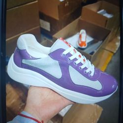 Sneakers Size 11