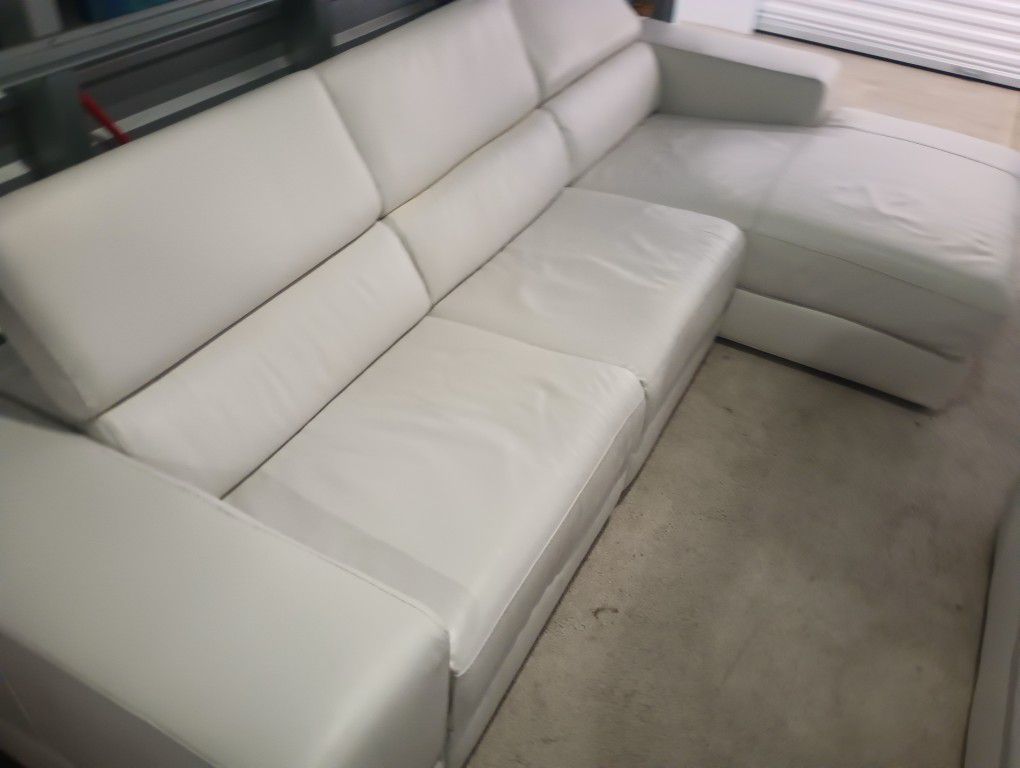 SECTIONAL GENUINE LEATHER RECLINER ELECTRIC ⚡ WHITE COLOR.. DELIVERY SERVICE AVAILABLE 💥🚚💥