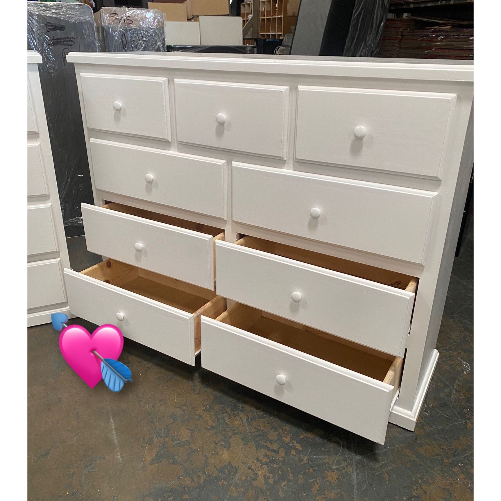 White Pinewood Dresser