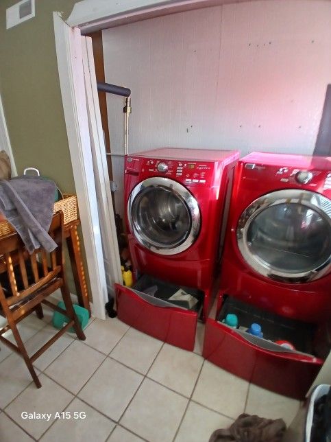Maytag Washer N Dryer $ 1200 90 warranty Included