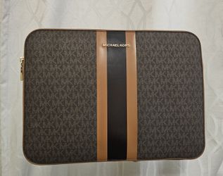 Micheal Kors Jet Set Laptop Case