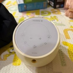 Move Out Sale: Medela Smart breast Pump