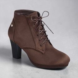 boots block heel brown color