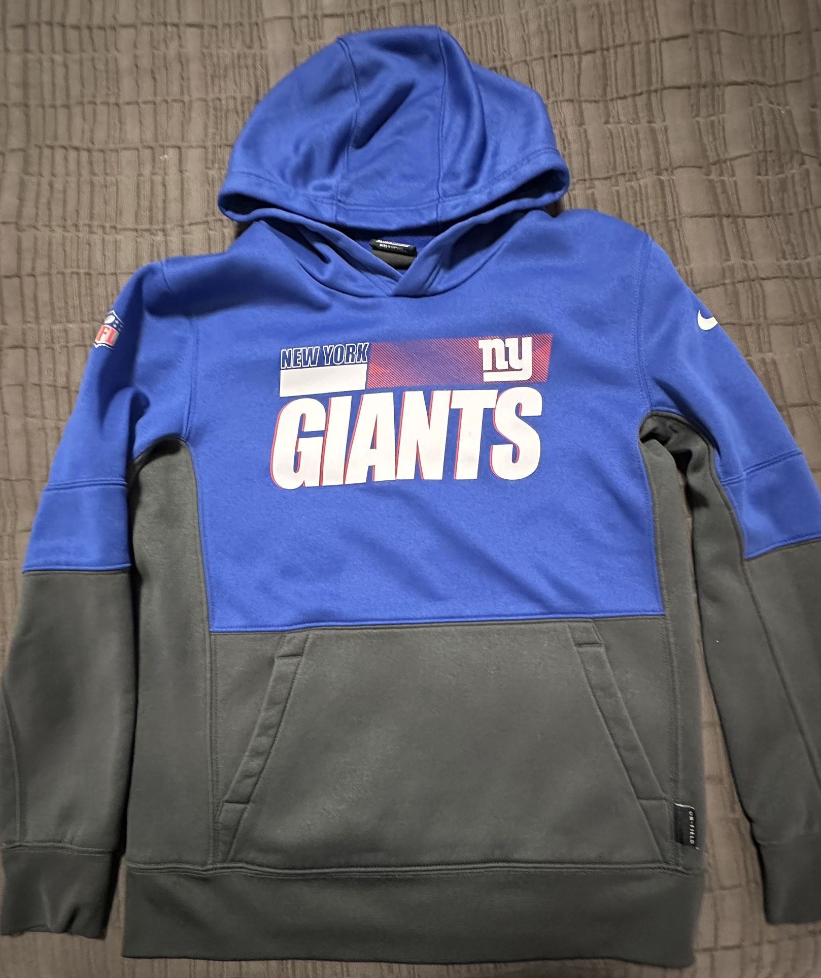Big kids hooded sweatshirt with front pocket size 14-16 new no tags NY Giants