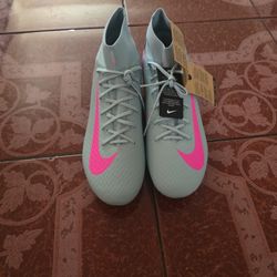 Nike Cleats Size 11