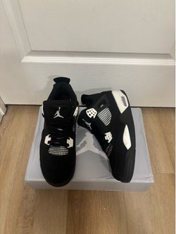 White Thunder Jordan 4’s - Size 9.5