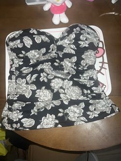 Bathing suit, top size medium