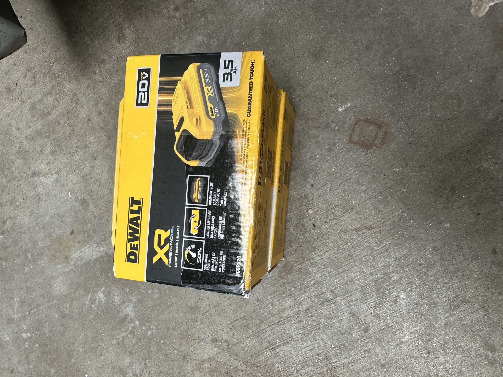 2 20v 3.5 Dewalt Batteries