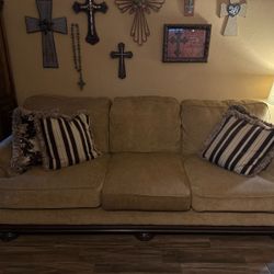 Havertys 3 Seater And Chair With Ottoman