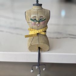 WMG Anthropomorphic Face Sewing Craft Shelf Sitter Smiling Dress Form