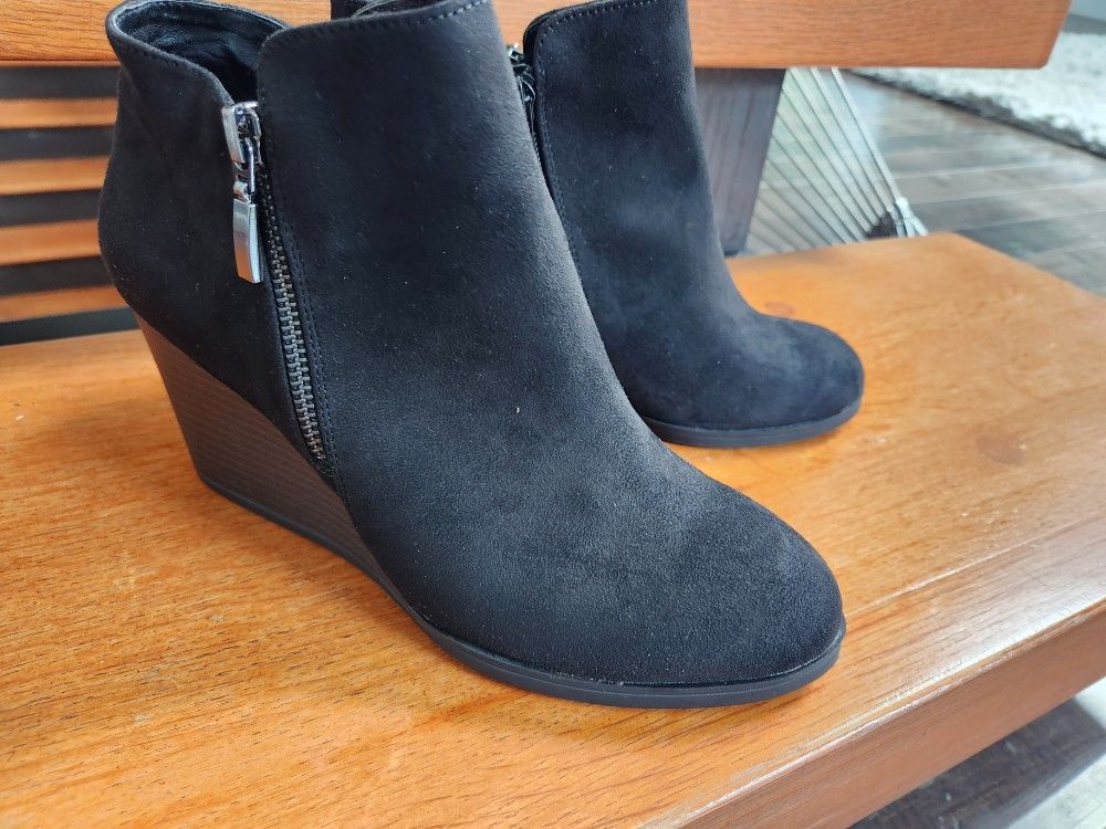 New Black Suede Womens Shoes Booties Size 7