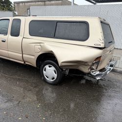 Toyota Tacoma  Camper Shell 