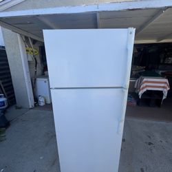 GE Refrigerator/Freezer