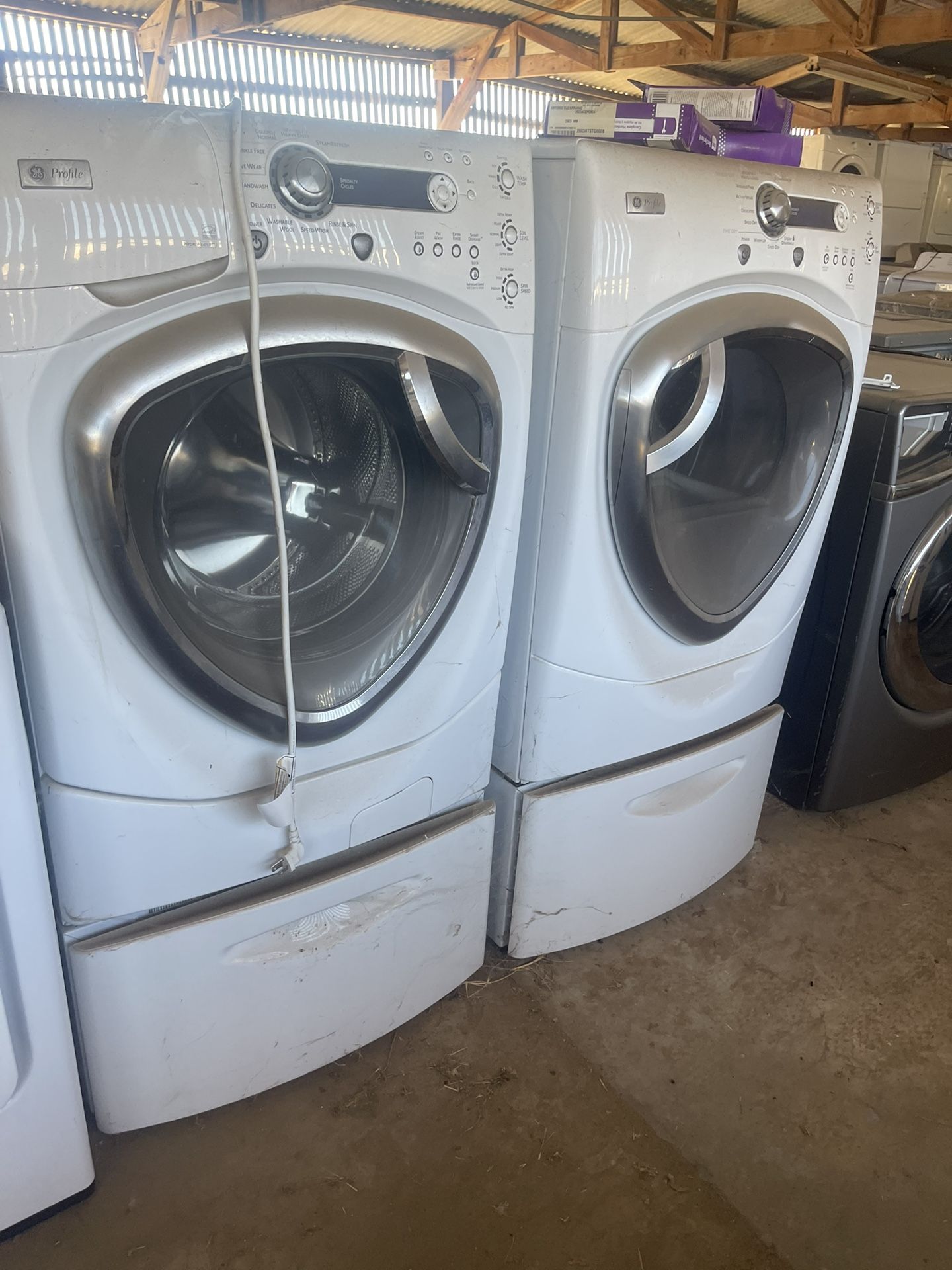 GE Washer And Gas Dryer 