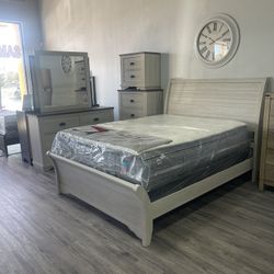 Beautiful Complete Bedroom Set 🛏️  