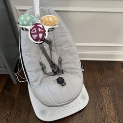 4 Moms mama too Swing With Infant Insert 