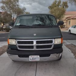 1999 Dodge Ram Vans 