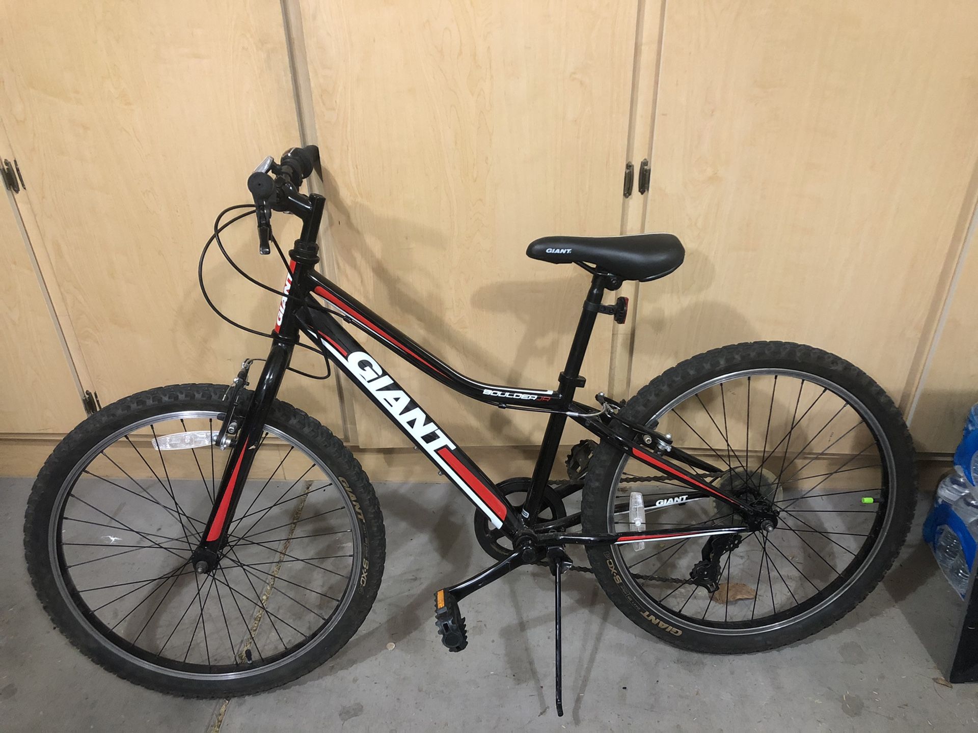 Giant Boulder jr mountain bike 24"