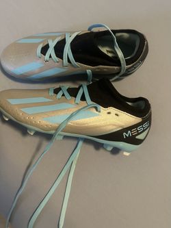 Messi Soccer Shoes (worn twice) Like New!