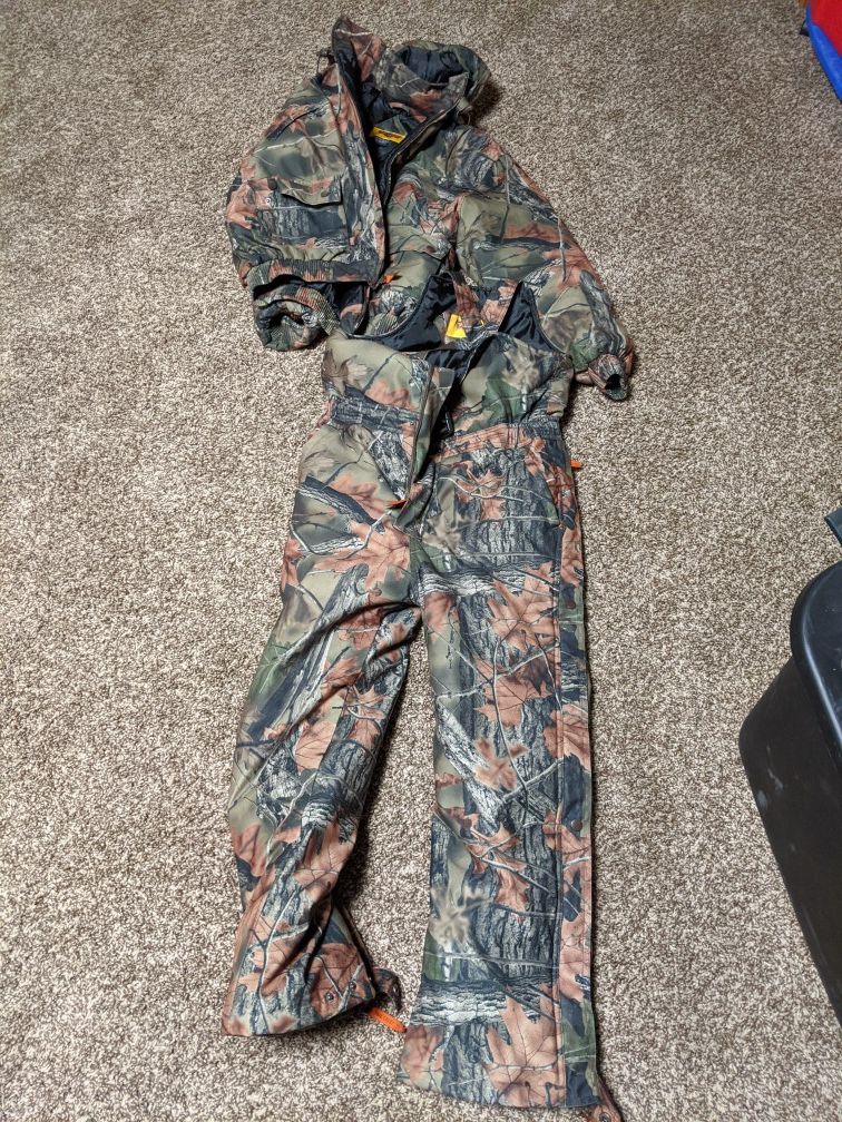 Kids hunting outfit size XL