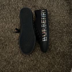 Black Burberry Lowtops Size 41