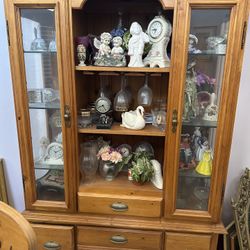 antique china cabinet / hutch 