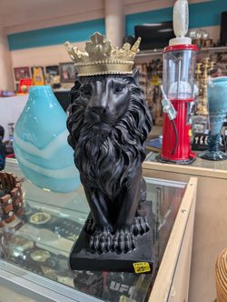 Black Resin Lion Statue With Gold Crown Regal Animal Home Decor Display Figure