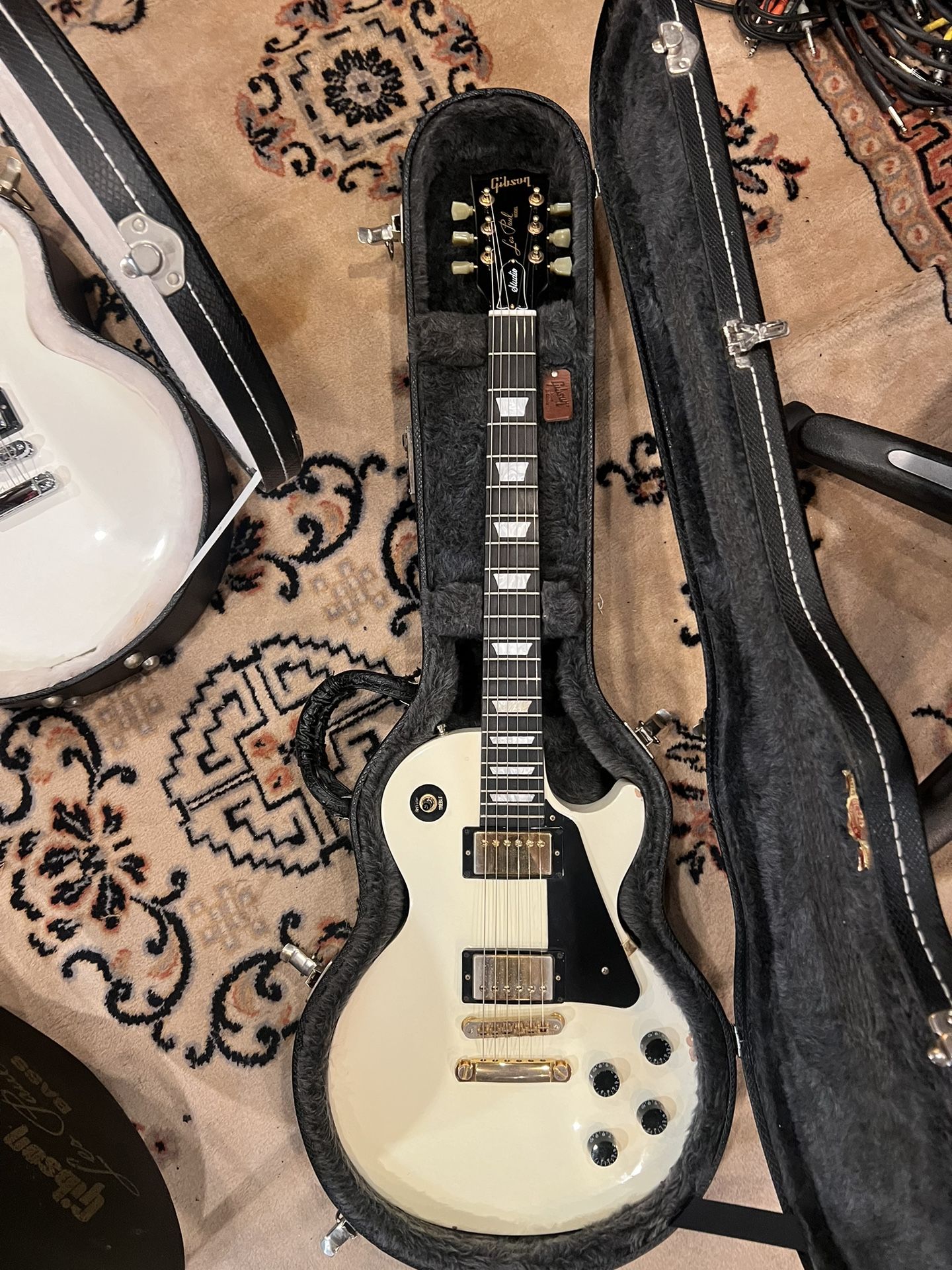 Gibson Les Paul Studio Ebony Gold Alpine White Factory Custom