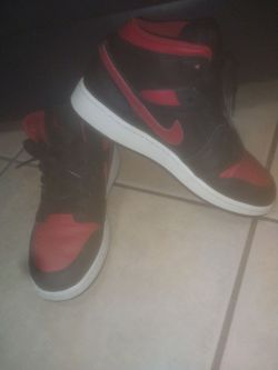 Nike Air Jordan 1 Mid "Black/Varsity Red" in size 5.5Y