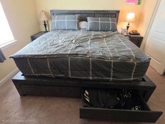 King bedroom set: bed with 2 draws, matress, 2 night stands, dressor, mirror and 5 drawer chest