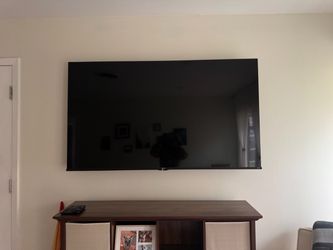 65” Hisense Roku TV