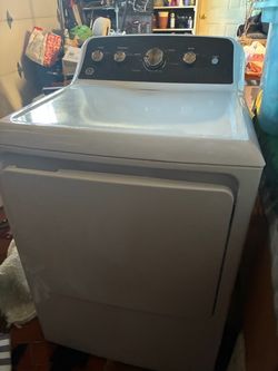 GE Appliances White Dryer Clean Almost New