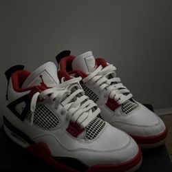 fire red jordan 4s size 9.5