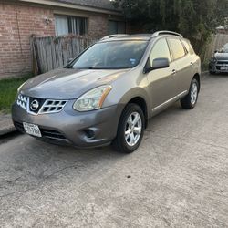 Nissan Roque 2011