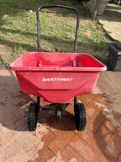 Earthway Spreader Grass Feeder/ Fertilizer