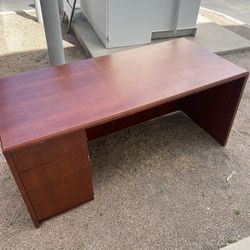 Free Office Office Furniture (5 Pieces Total)
