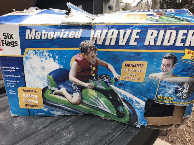 Motorized wave rider