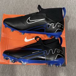 Nike Air Zoom Soccer Cleats Size 3.5 