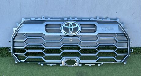 2022–2023 Toyota Tundra TRD Style Front Grille 53114-0C540 OEM New 