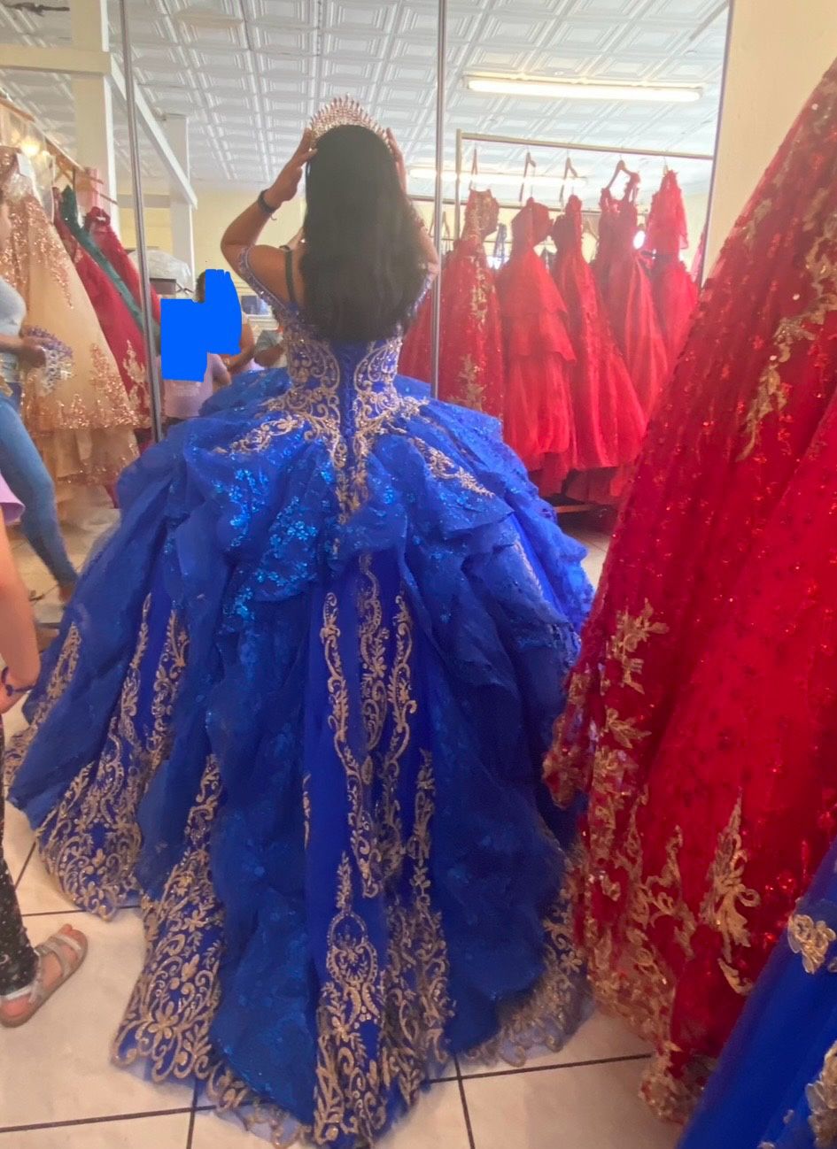 Royal Blue Quince Dress and Ramo 💐for sell